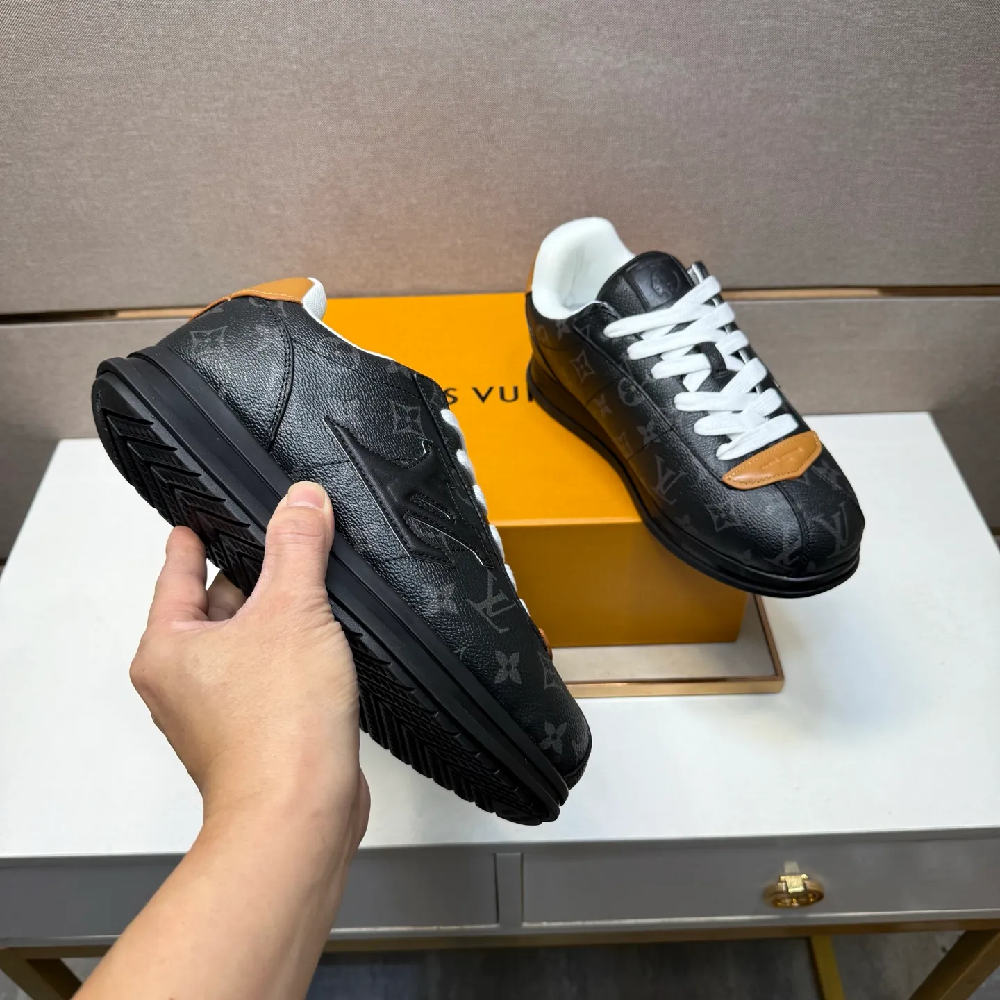 Men's men's shoes 💰pp560 [LV～] Men's casual shoes 2025z cabinet sales simultaneously 🔶Size: 38-44 #️⃣ 🔷2 colors🔜The upper is made of multi-material splicing➕Mesh lining, comfortable and breathable, sole: original comfortable and wear-resistant outsole, ⚠️real thing📱photographed🎬real thing is better📢📢📢